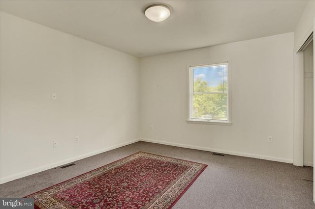 24 KEENEY SUNSET DR, Shrewsbury, PA 17361