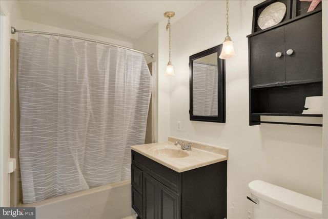 24 KEENEY SUNSET DR, Shrewsbury, PA 17361