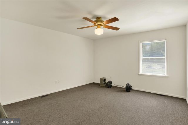 24 KEENEY SUNSET DR, Shrewsbury, PA 17361