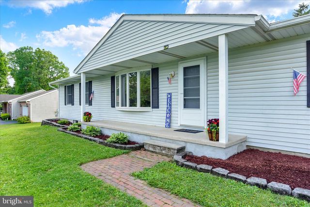24 KEENEY SUNSET DR, Shrewsbury, PA 17361