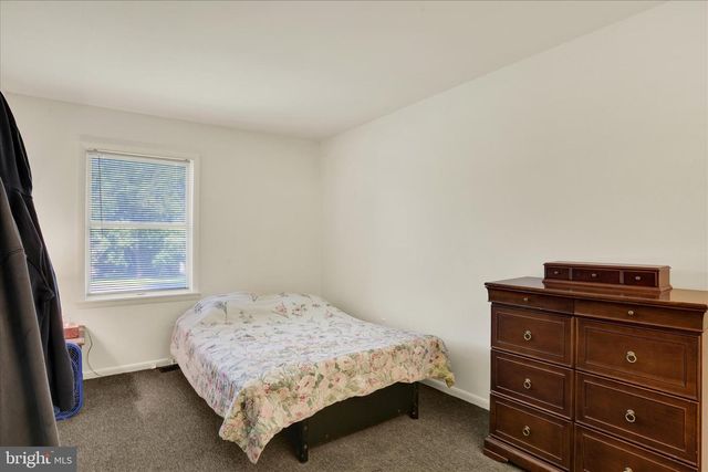24 KEENEY SUNSET DR, Shrewsbury, PA 17361