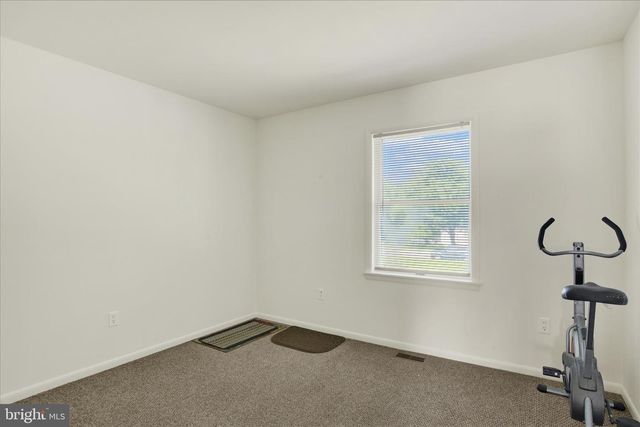 24 KEENEY SUNSET DR, Shrewsbury, PA 17361