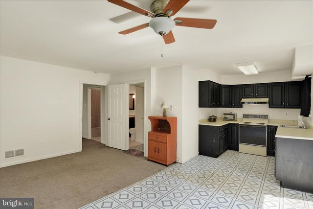24 KEENEY SUNSET DR, Shrewsbury, PA 17361