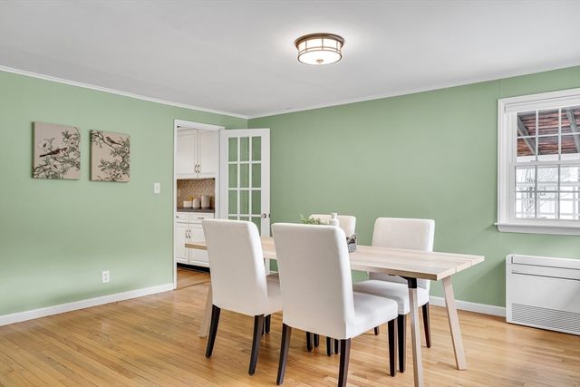 7 Oakridge Ave, Natick, MA 01760