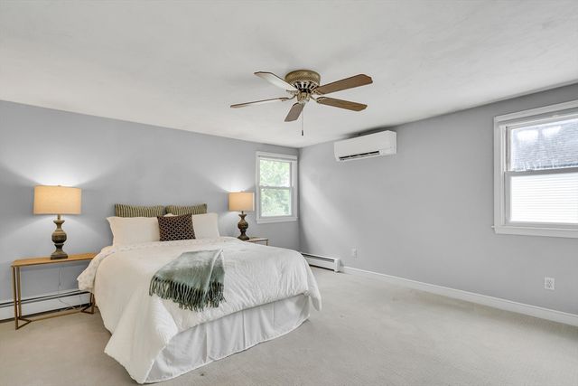 7 Oakridge Ave, Natick, MA 01760