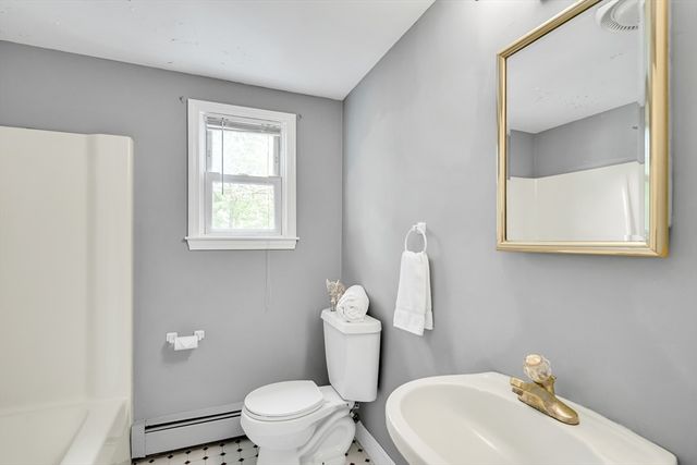 7 Oakridge Ave, Natick, MA 01760