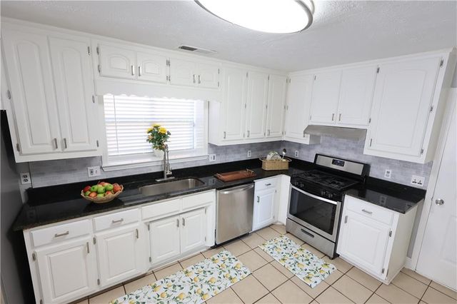 3353 Oak Vista Way, Lawrenceville, GA 30044