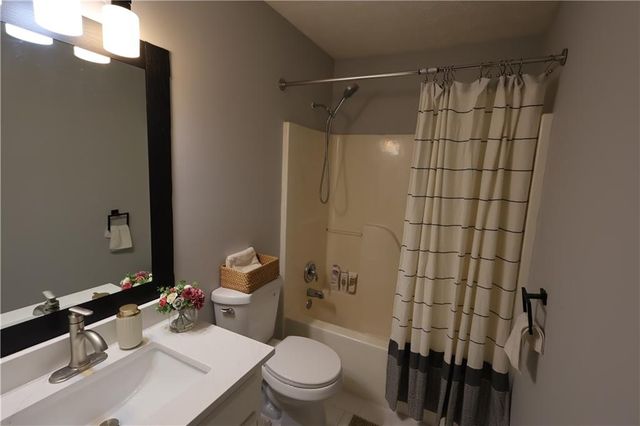 3353 Oak Vista Way, Lawrenceville, GA 30044