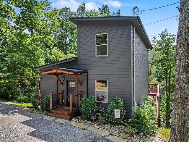 2412 Ridgehigh Pass, Sevierville, TN 37876