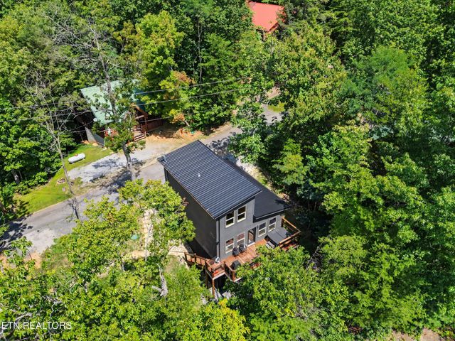 2412 Ridgehigh Pass, Sevierville, TN 37876