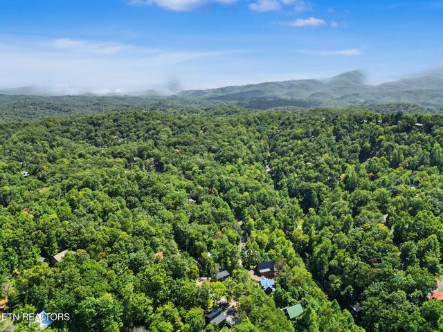 2412 Ridgehigh Pass, Sevierville, TN 37876