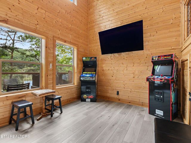 2412 Ridgehigh Pass, Sevierville, TN 37876