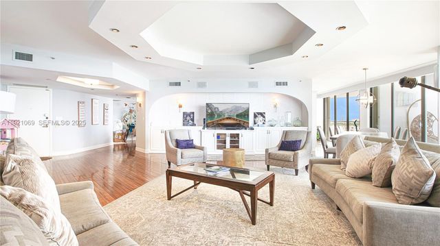 19707 Turnberry Way 10AB, Aventura, FL 33180