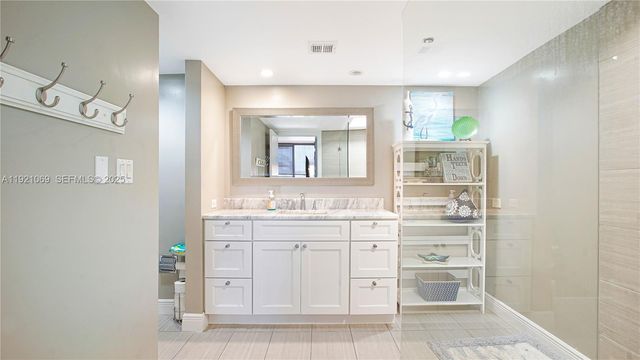 19707 Turnberry Way 10AB, Aventura, FL 33180