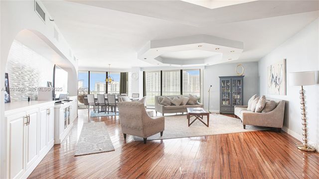 19707 Turnberry Way 10AB, Aventura, FL 33180