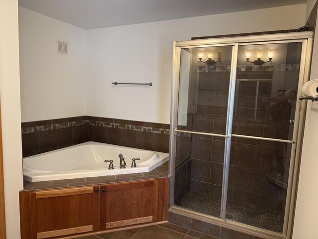 2526 Waterfall Way NW, Prior Lake, MN 55372