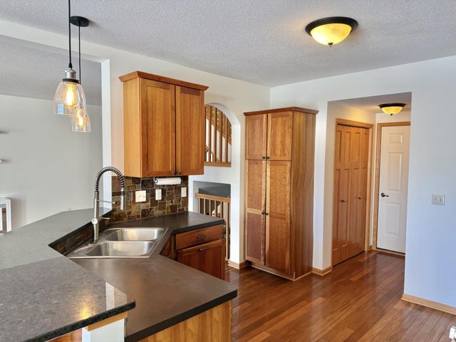 2526 Waterfall Way NW, Prior Lake, MN 55372