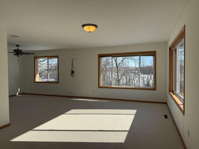 2526 Waterfall Way NW, Prior Lake, MN 55372