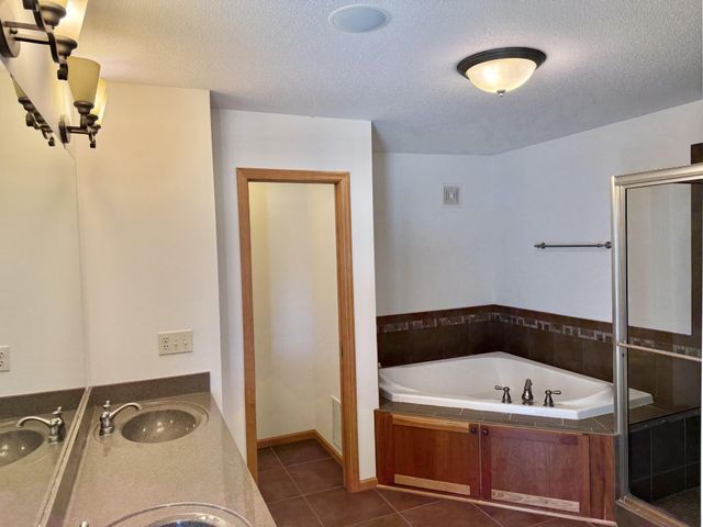 2526 Waterfall Way NW, Prior Lake, MN 55372