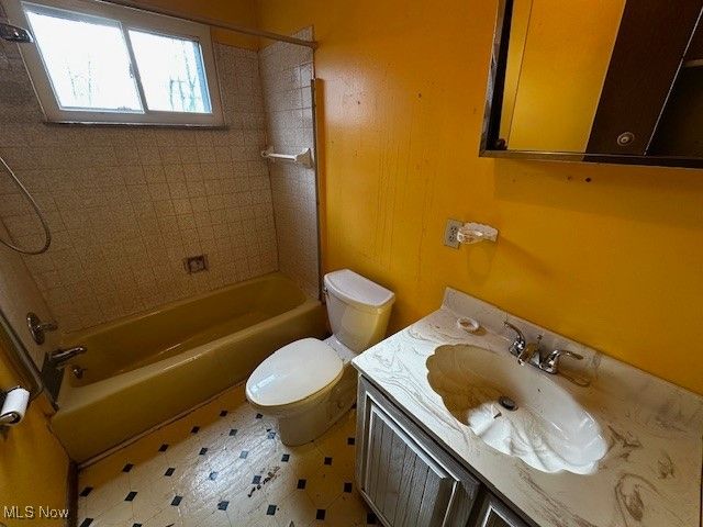 2512 Wick Street SE, Warren, OH 44484