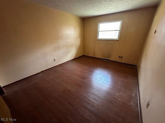 2512 Wick Street SE, Warren, OH 44484