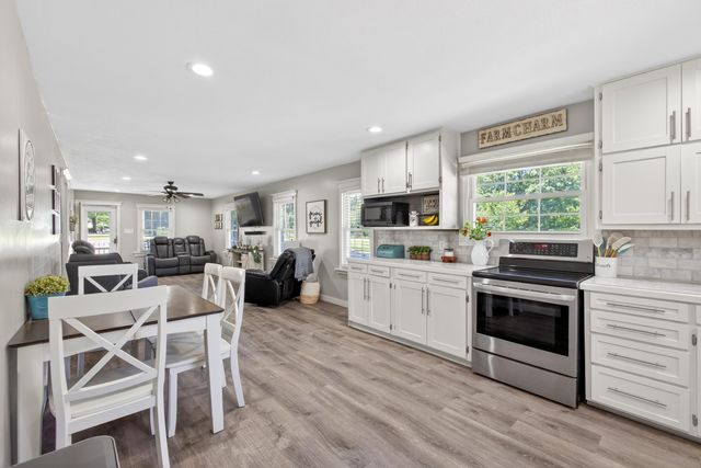441 W Farm Road 96, Springfield, MO 65803