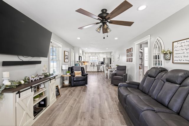 441 W Farm Road 96, Springfield, MO 65803