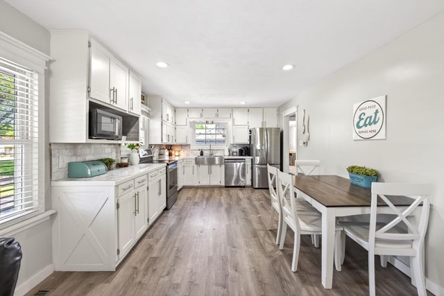 441 W Farm Road 96, Springfield, MO 65803