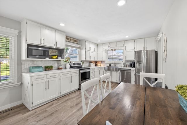 441 W Farm Road 96, Springfield, MO 65803