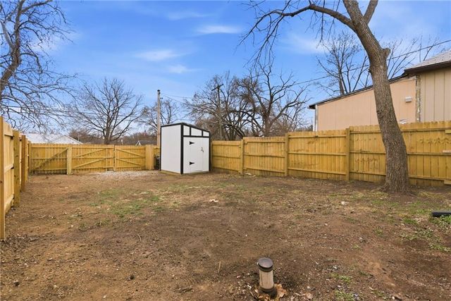 717 Cheyenne Street, Leavenworth, KS 66048