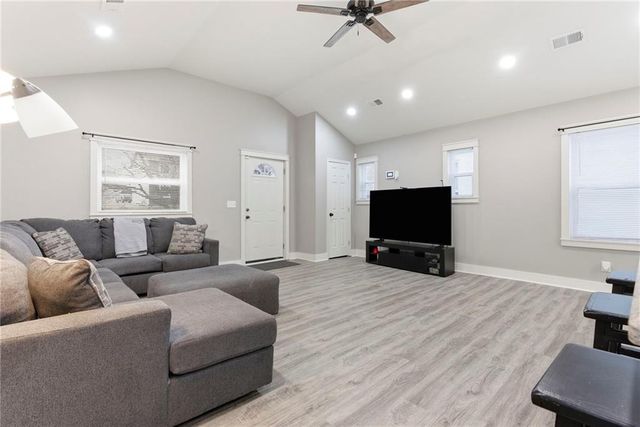 717 Cheyenne Street, Leavenworth, KS 66048