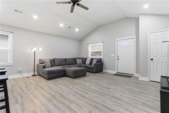 717 Cheyenne Street, Leavenworth, KS 66048