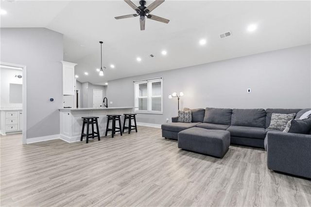 717 Cheyenne Street, Leavenworth, KS 66048