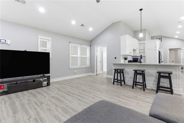 717 Cheyenne Street, Leavenworth, KS 66048