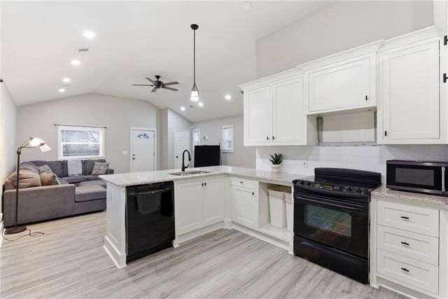 717 Cheyenne Street, Leavenworth, KS 66048