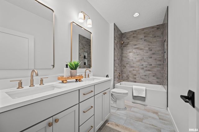 6015 RYAN Court, Bettendorf, IA 52722