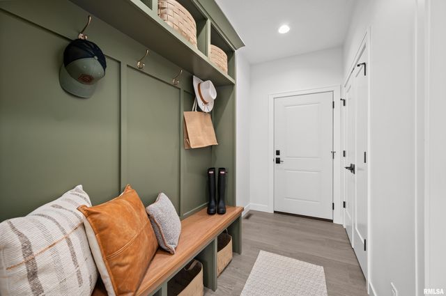 6015 RYAN Court, Bettendorf, IA 52722