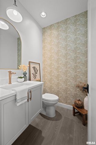 6015 RYAN Court, Bettendorf, IA 52722