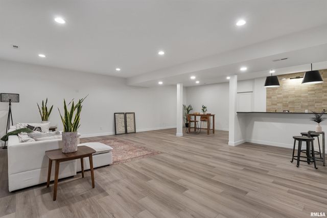 6015 RYAN Court, Bettendorf, IA 52722