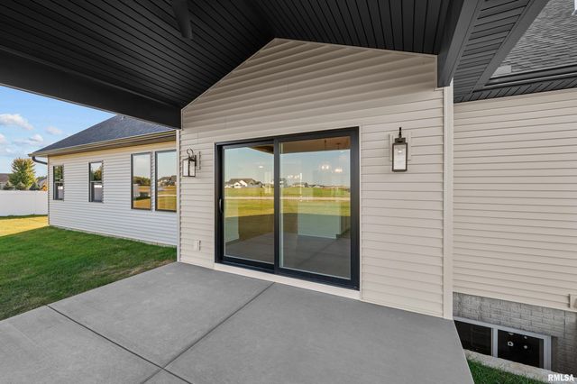 6015 RYAN Court, Bettendorf, IA 52722