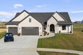 6015 RYAN Court, Bettendorf, IA 52722