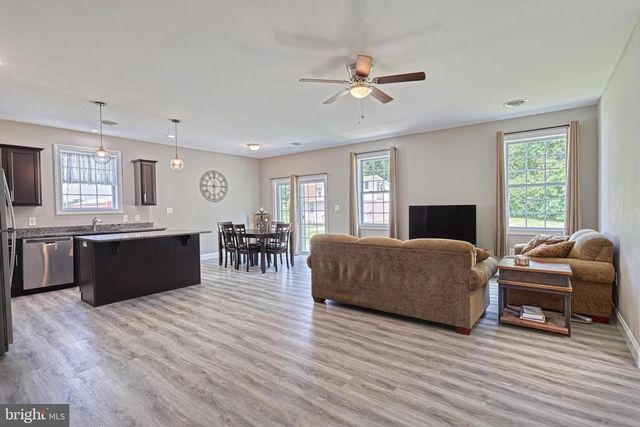 910 CAVALRY ST, Carlisle, PA 17013