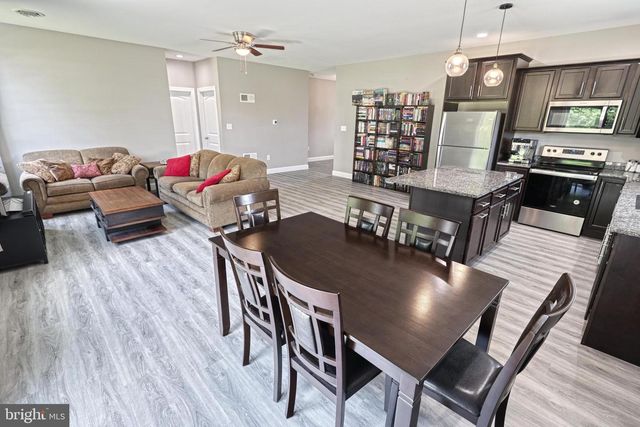 910 CAVALRY ST, Carlisle, PA 17013