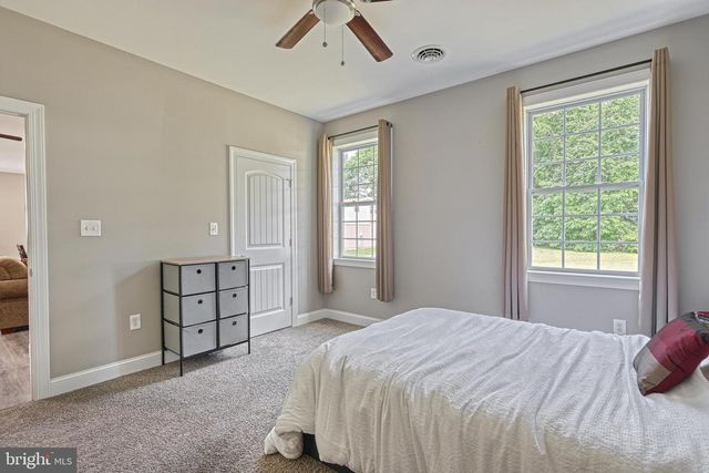 910 CAVALRY ST, Carlisle, PA 17013
