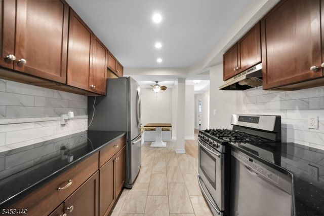 130 Orient Way Cc CC, Rutherford Boro, NJ 07070