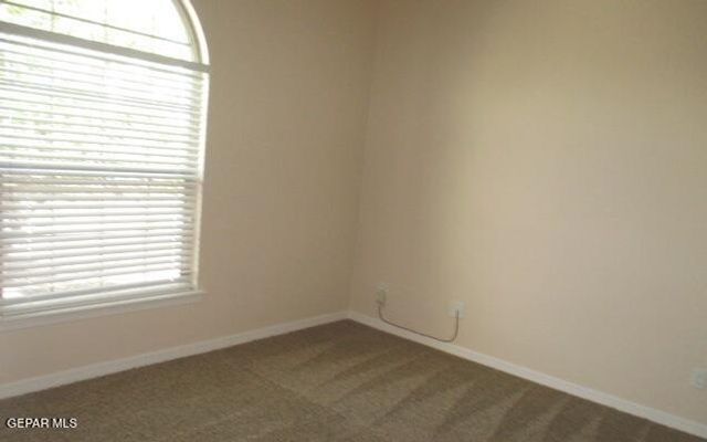1071 IRON HILL Avenue, Santa Teresa, NM 88008