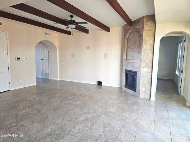 1071 IRON HILL Avenue, Santa Teresa, NM 88008