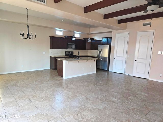 1071 IRON HILL Avenue, Santa Teresa, NM 88008