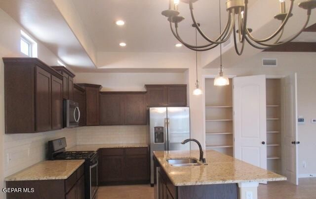 1071 IRON HILL Avenue, Santa Teresa, NM 88008