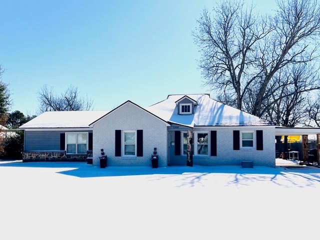 1308 4th Street, Graham, TX 76450